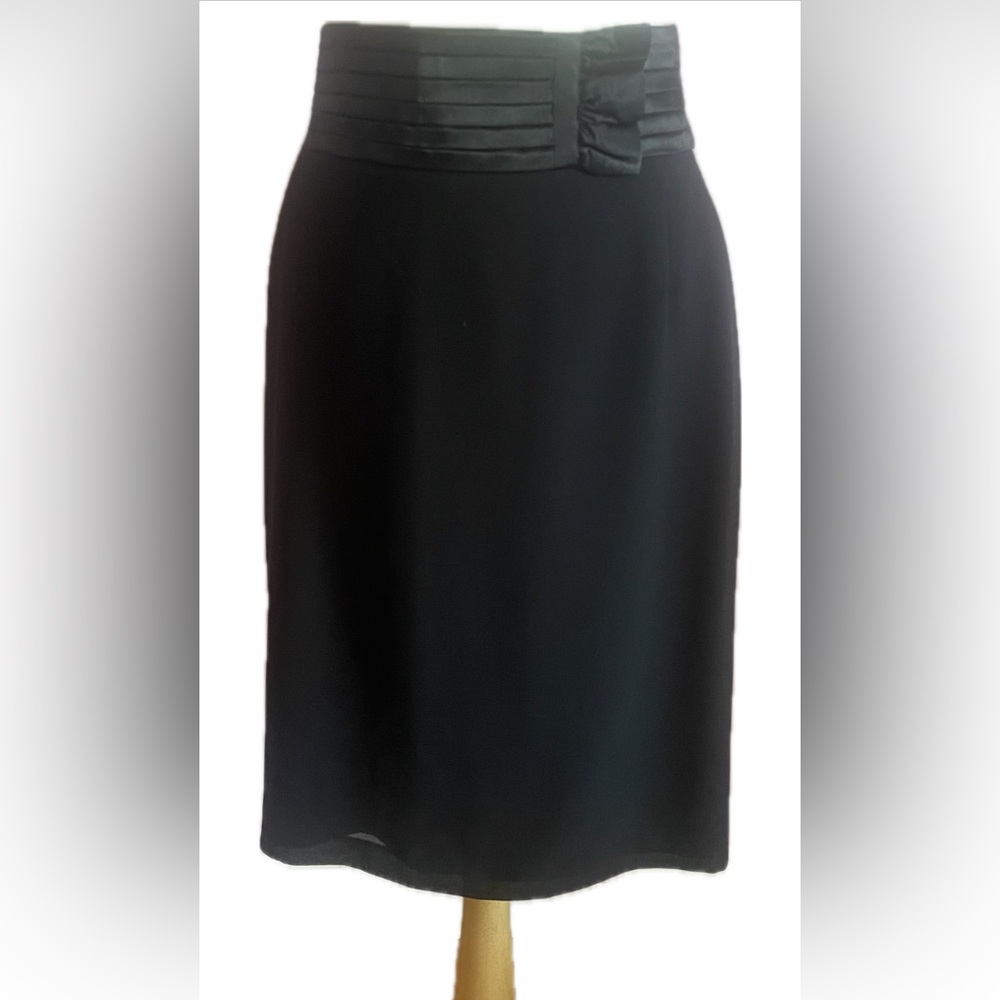 Elegant Black Pencil Skirt